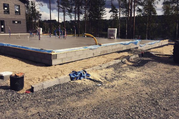 Omakotitalon betonilattia